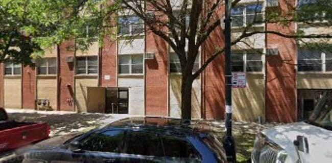 6830 N Sheridan Rd, Unit 561 in Chicago, IL - Foto de edificio - Building Photo