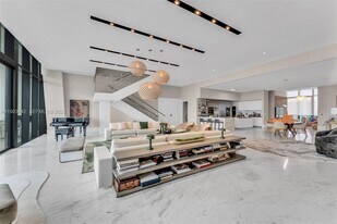 5500 Island Estates Dr in Aventura, FL - Building Photo