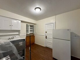 875 Massachusetts Ave, Unit 3 Apartments