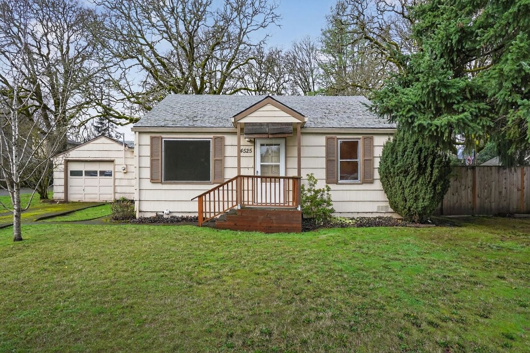 4525 SW 180th Ave in Beaverton, OR - Building Photo