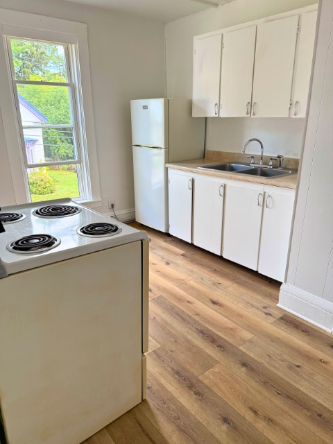 14 Willow St, Unit 4 in Old Town, ME - Building Photo