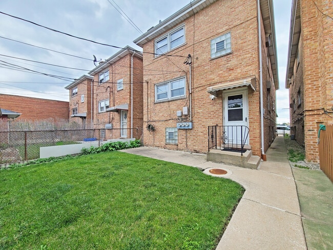 5972 S Archer Ave, Unit GN in Chicago, IL - Building Photo - Building Photo