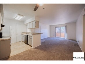 2625 E Indian School Rd in Phoenix, AZ - Building Photo - Building Photo