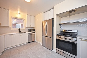 5762 Doerger Ln, Unit 1 in Cincinnati, OH - Building Photo - Building Photo