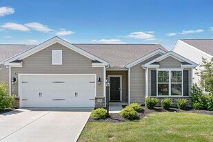 220 Woodland Sky Dr in Pataskala, OH - Building Photo