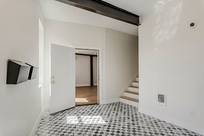 106 Hotel St in Utica, NY - Building Photo - Building Photo