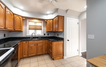 7 Winthrop Ave in Williston Park, NY - Building Photo - Building Photo