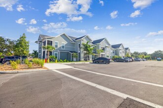 Palm Grove Luxury Apartments in Ellenton, FL - Foto de edificio - Building Photo