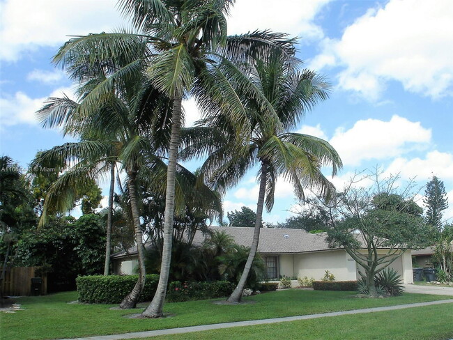 11297 Pine Valley Dr in Wellington, FL - Building Photo - Building Photo