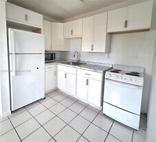 4030 SW 61st Ave in Davie, FL - Building Photo