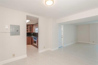 18181 NE 31st Ct, Unit 2506 in Aventura, FL - Building Photo - Building Photo