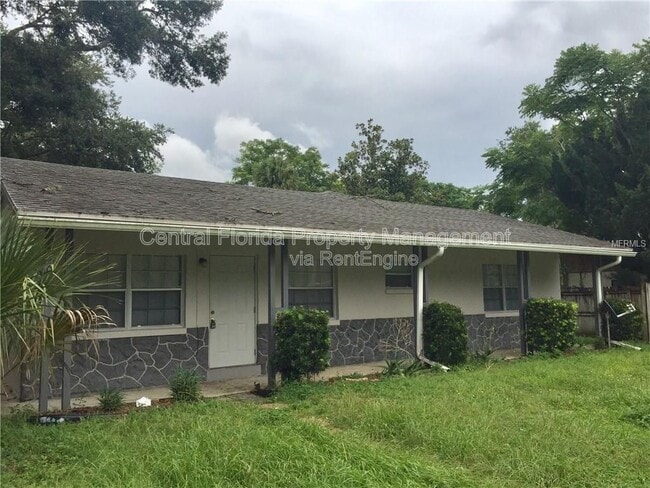 property at 2203 S Park Ave