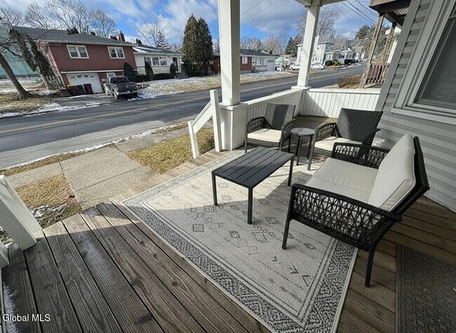 603 1st St in Watervliet, NY - Foto de edificio - Building Photo