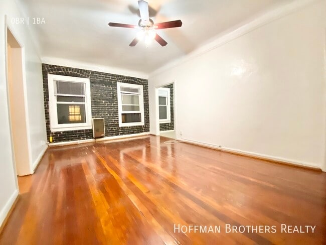606 S Dunsmuir Ave in Los Angeles, CA - Building Photo - Building Photo