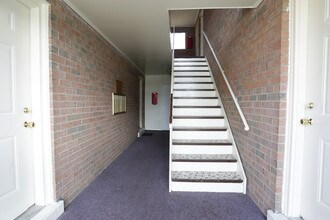 Hillcrest Apartments in Fredericksburg, VA - Building Photo - Interior Photo