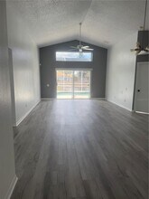 12605 Midpointe Dr in Riverview, FL - Building Photo - Building Photo