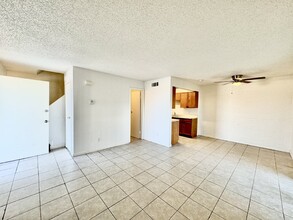 3489 Villa Knolls S Dr in Las Vegas, NV - Building Photo - Building Photo