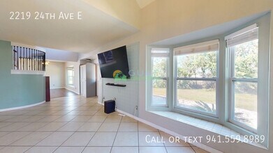 2219 24th Ave E in Palmetto, FL - Building Photo - Building Photo
