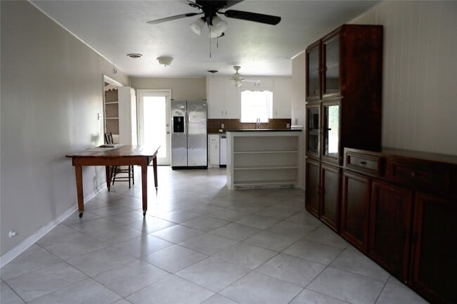 730 Dezso Dr in Alvin, TX - Building Photo - Building Photo