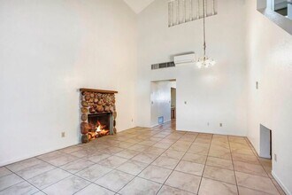 1604 E Blacklidge Dr in Tucson, AZ - Building Photo - Building Photo