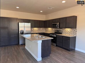 7274 Vista Serena Loop in Santa Fe, NM - Foto de edificio - Building Photo