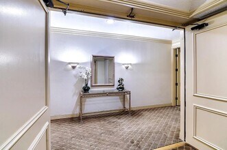 1650 Veteran Ave, Unit 204 in Los Angeles, CA - Building Photo - Building Photo