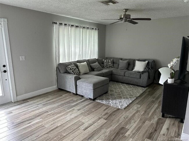 1365 SW Gastador Ave in Port St. Lucie, FL - Building Photo - Building Photo