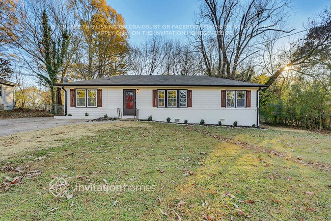393 Norton Cir SE in Smyrna, GA - Building Photo - Building Photo