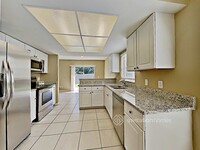 432 Regal Park Dr in Valrico, FL - Building Photo - Building Photo