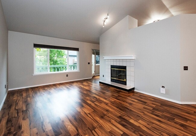 12105 Woodchase Cir in Anchorage, AK - Building Photo - Building Photo