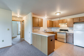 Thompson Meadows Apartments: 55+ Adult in St. Francis, WI - Foto de edificio - Interior Photo