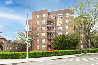 902 Ocean Pky in Brooklyn, NY - Building Photo - Building Photo