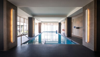 Mostra Centropolis in Laval, QC - Building Photo - Building Photo