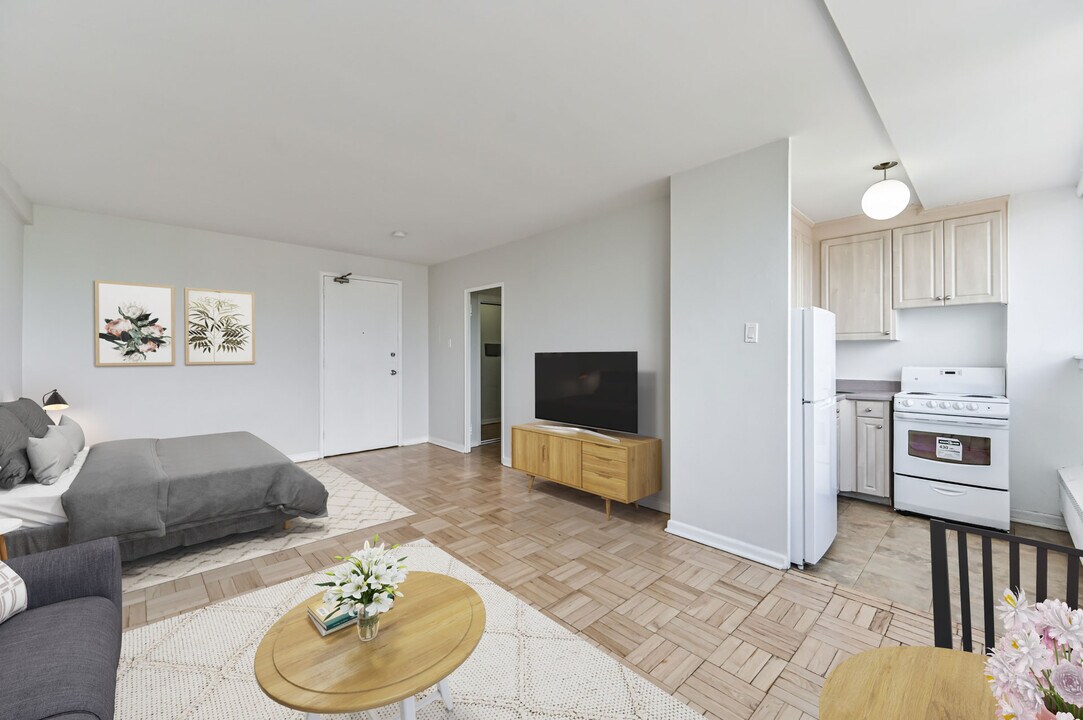 224 St George St in Toronto, ON - Building Photo