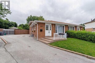 3675 Glencolin Ct in Mississauga, ON - Building Photo