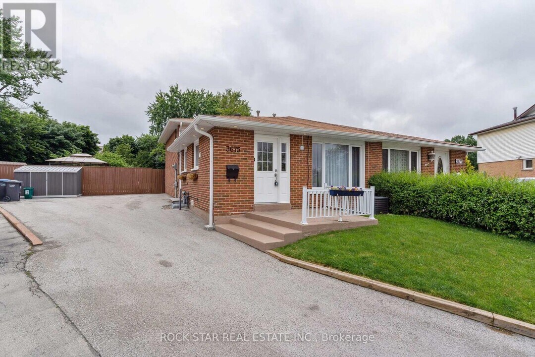 3675 Glencolin Ct in Mississauga, ON - Building Photo