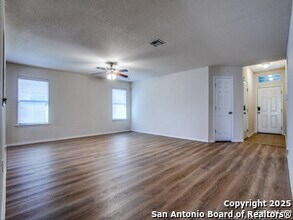 5946 Hematite Rim in San Antonio, TX - Building Photo - Building Photo