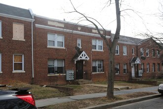 1413 Staples St NE in Washington, DC - Foto de edificio - Building Photo