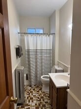 366 Crescent St, Unit 2 in Waltham, MA - Building Photo - Building Photo