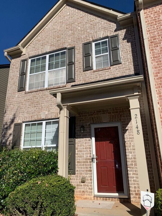 2148 Bayrose Cir in East Point, GA - Building Photo