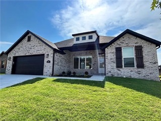2807 S Angels Rd in Fayetteville, AR - Foto de edificio