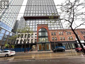 100 Queen St E in Toronto, ON - Building Photo