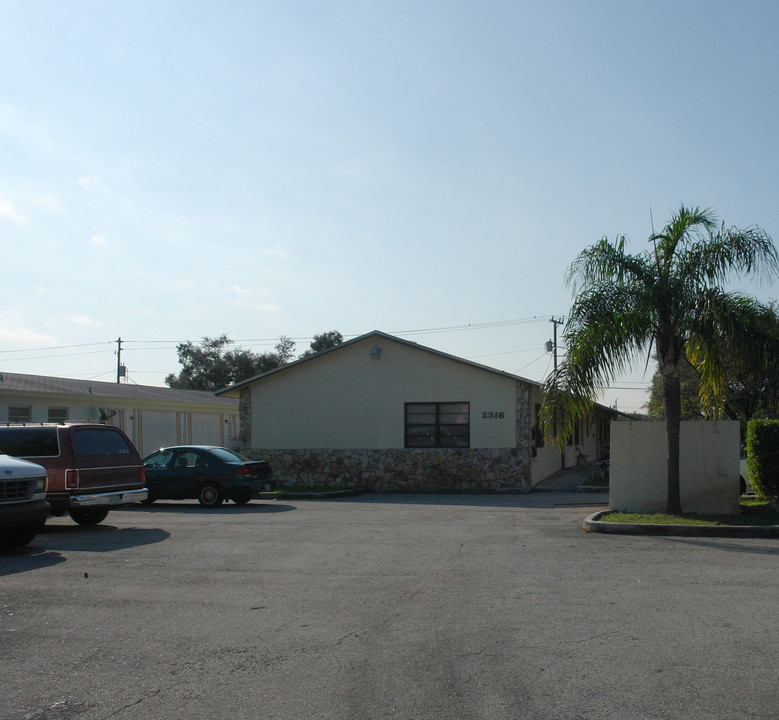 2318 Van Buren St in Hollywood, FL - Building Photo