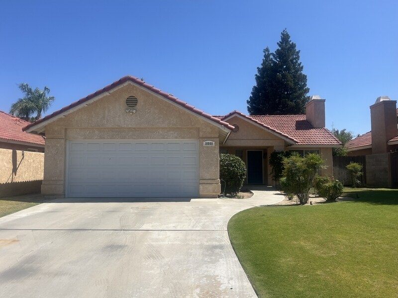 10909 Riconada Pl in Bakersfield, CA - Building Photo