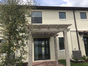 1224 Royal St. George Blvd in Davenport, FL - Building Photo - Building Photo