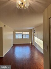 5340 Holmes Run Pkwy in Alexandria, VA - Foto de edificio - Building Photo