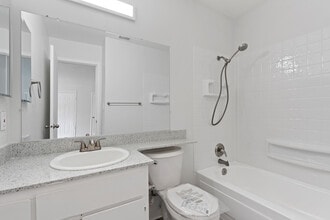 Marigold Lane Apartments in Sacramento, CA - Foto de edificio - Interior Photo