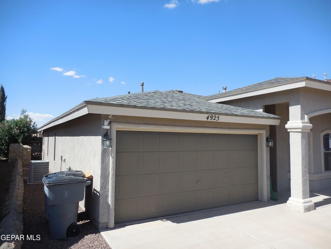 4925 Copper Ranch Ave in El Paso, TX - Building Photo - Building Photo