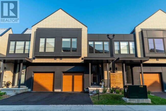 property at 2273 Turnberry Rd