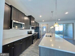 8609 Shady Pines Dr in Frederick, MD - Building Photo - Building Photo